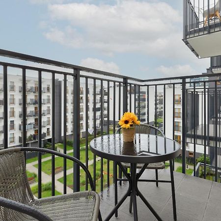 Cozy Apartment With Parking Bakalarska By Noclegi Renters Varsavia Esterno foto