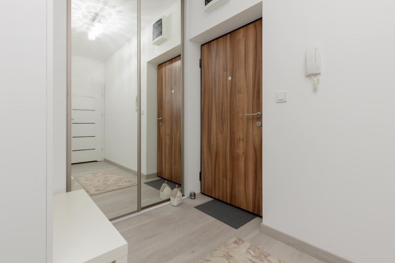 Cozy Apartment With Parking Bakalarska By Noclegi Renters Varsavia Esterno foto