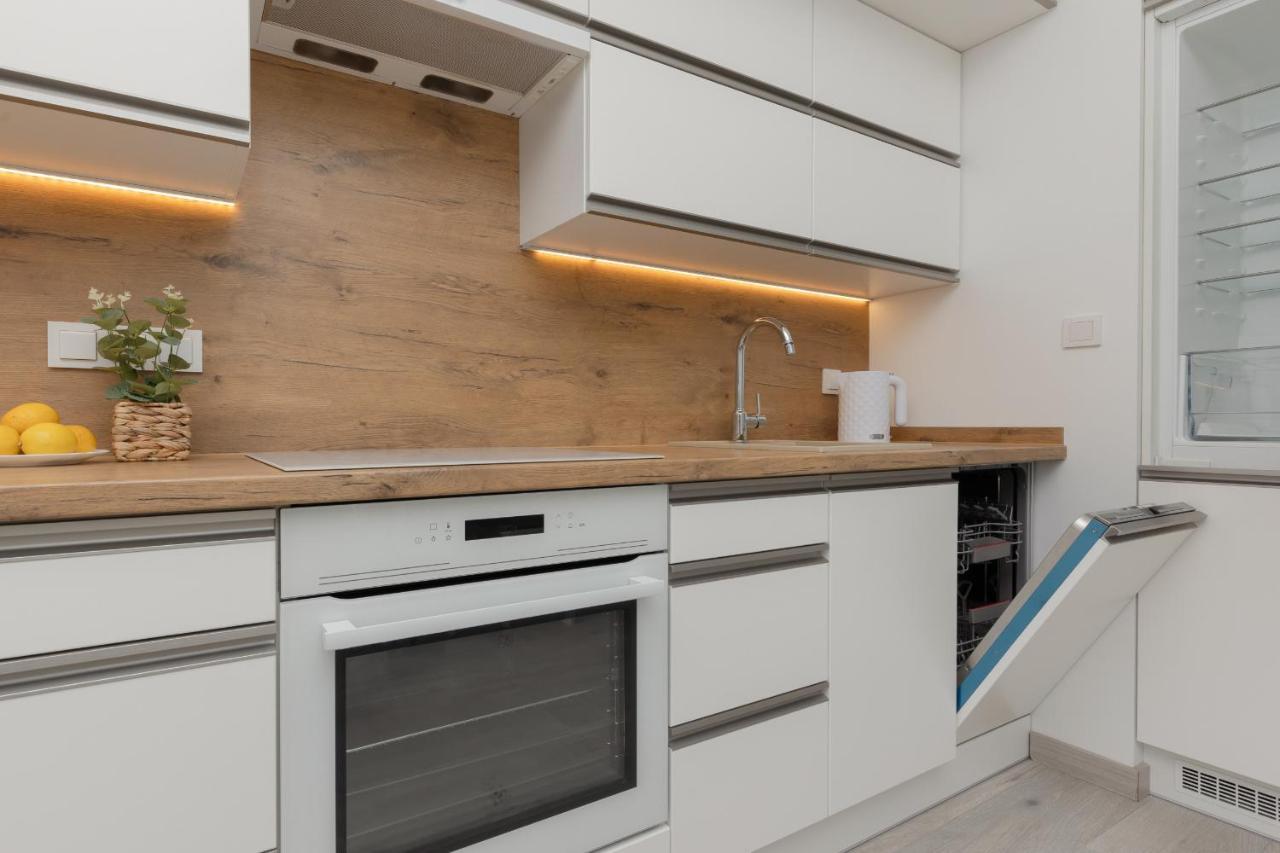 Cozy Apartment With Parking Bakalarska By Noclegi Renters Varsavia Esterno foto