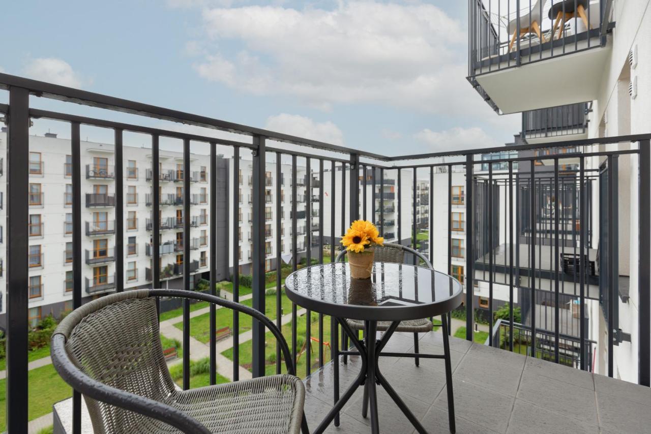 Cozy Apartment With Parking Bakalarska By Noclegi Renters Varsavia Esterno foto