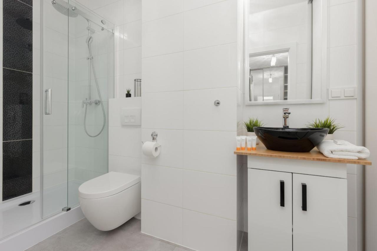 Cozy Apartment With Parking Bakalarska By Noclegi Renters Varsavia Esterno foto